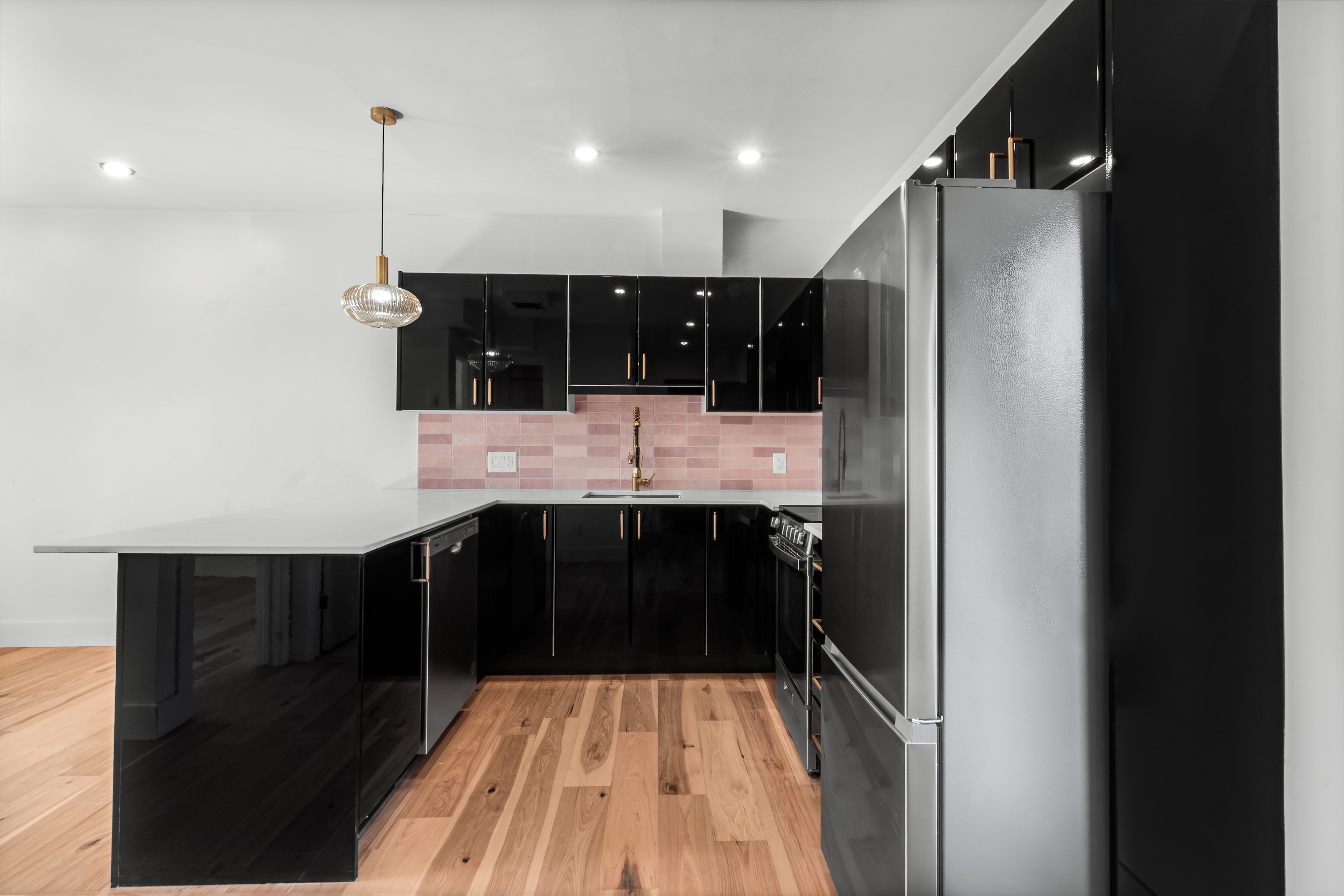 476 Rue Wilbrod Street - 204