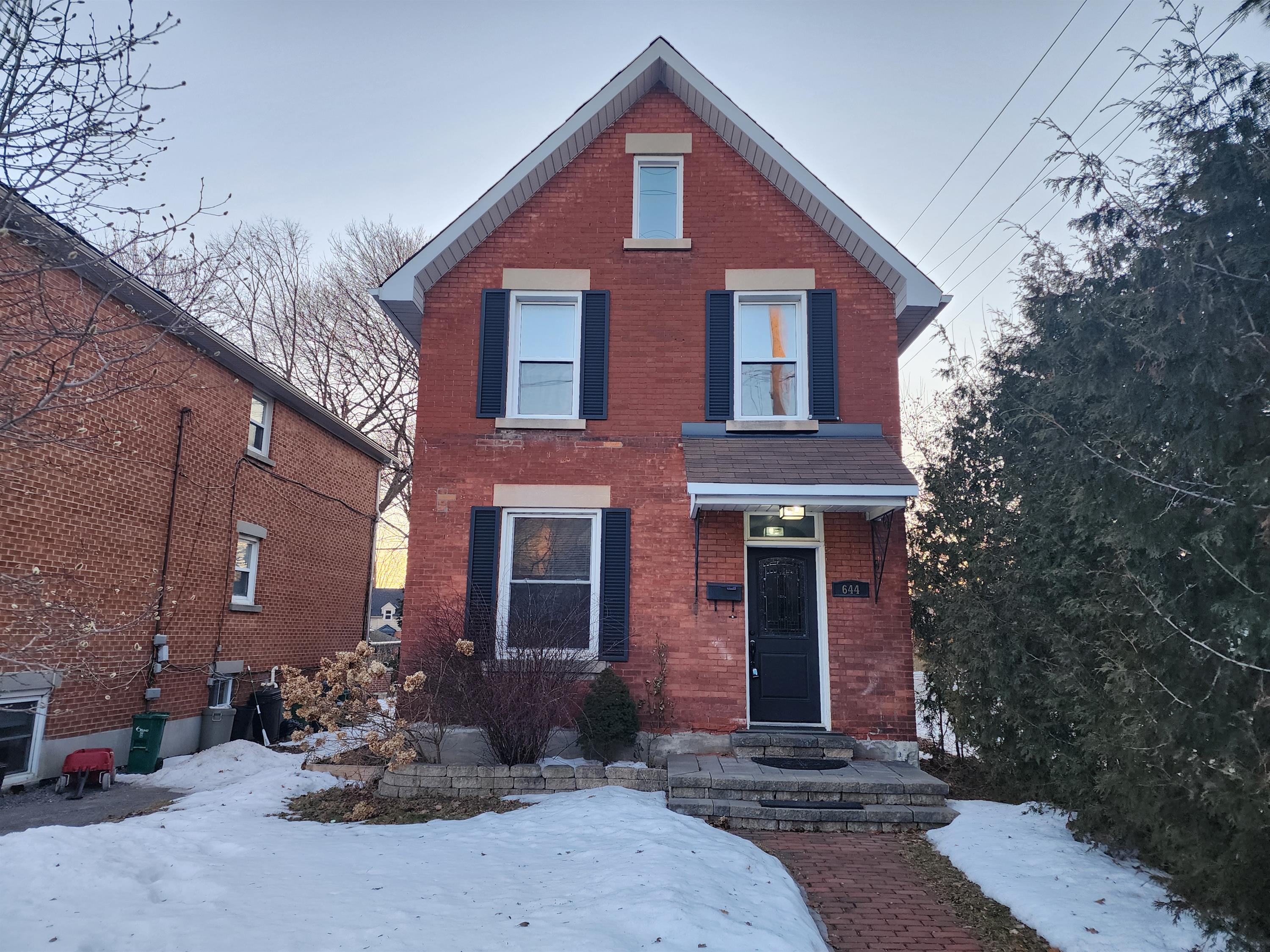 644 Churchill Avenue North