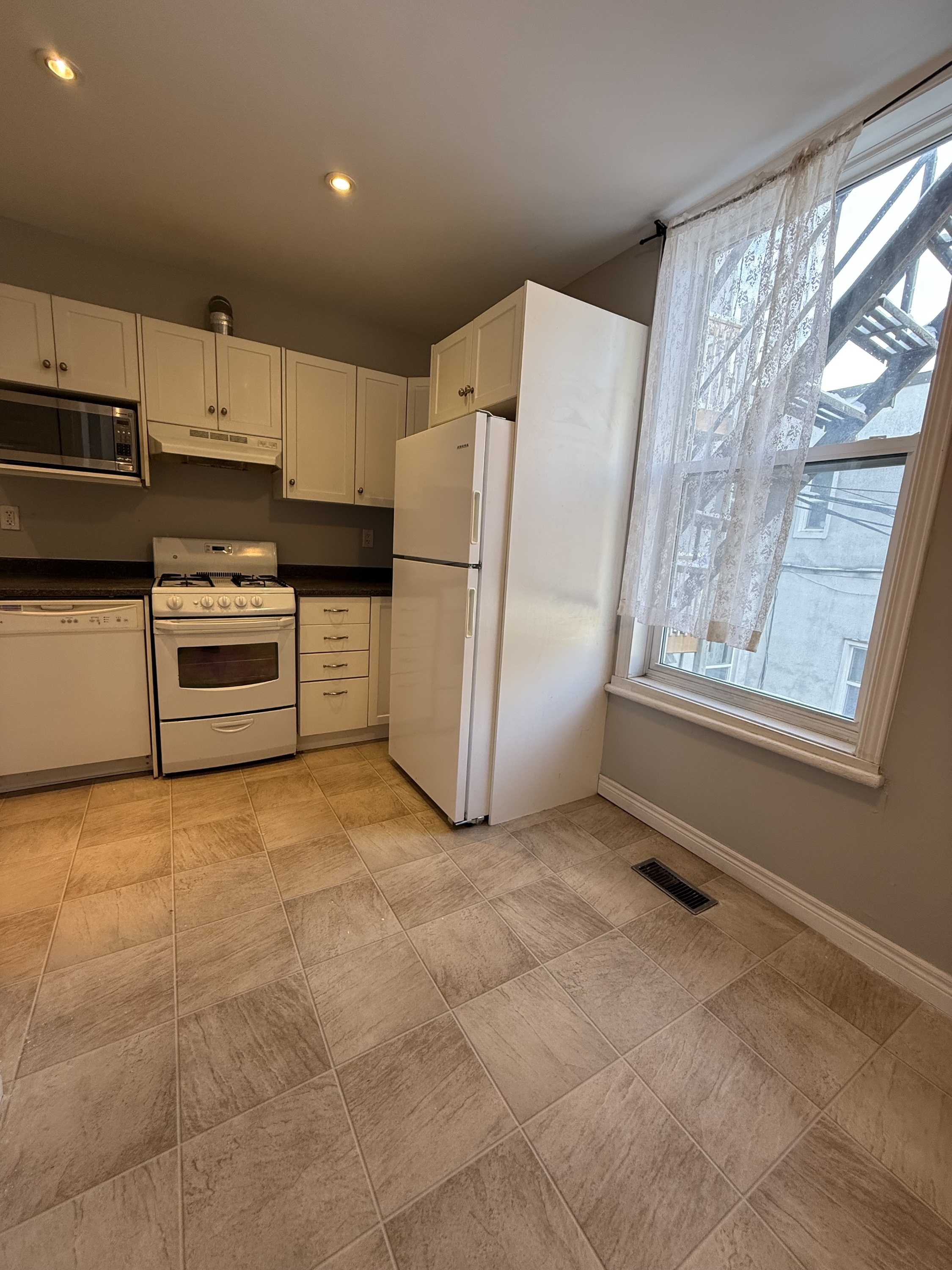 2 - 337 James Street