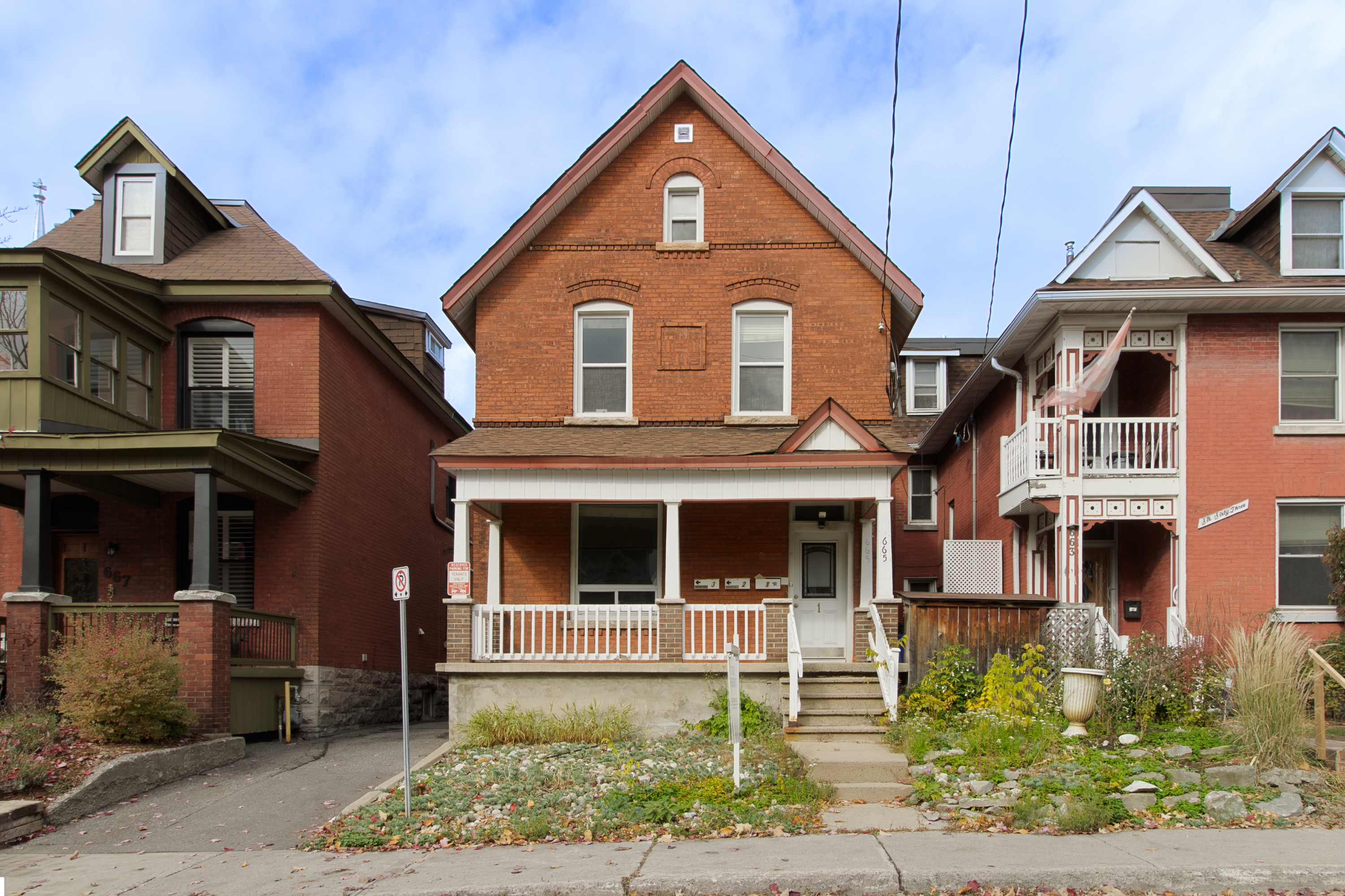 665 Gilmour Street - 1