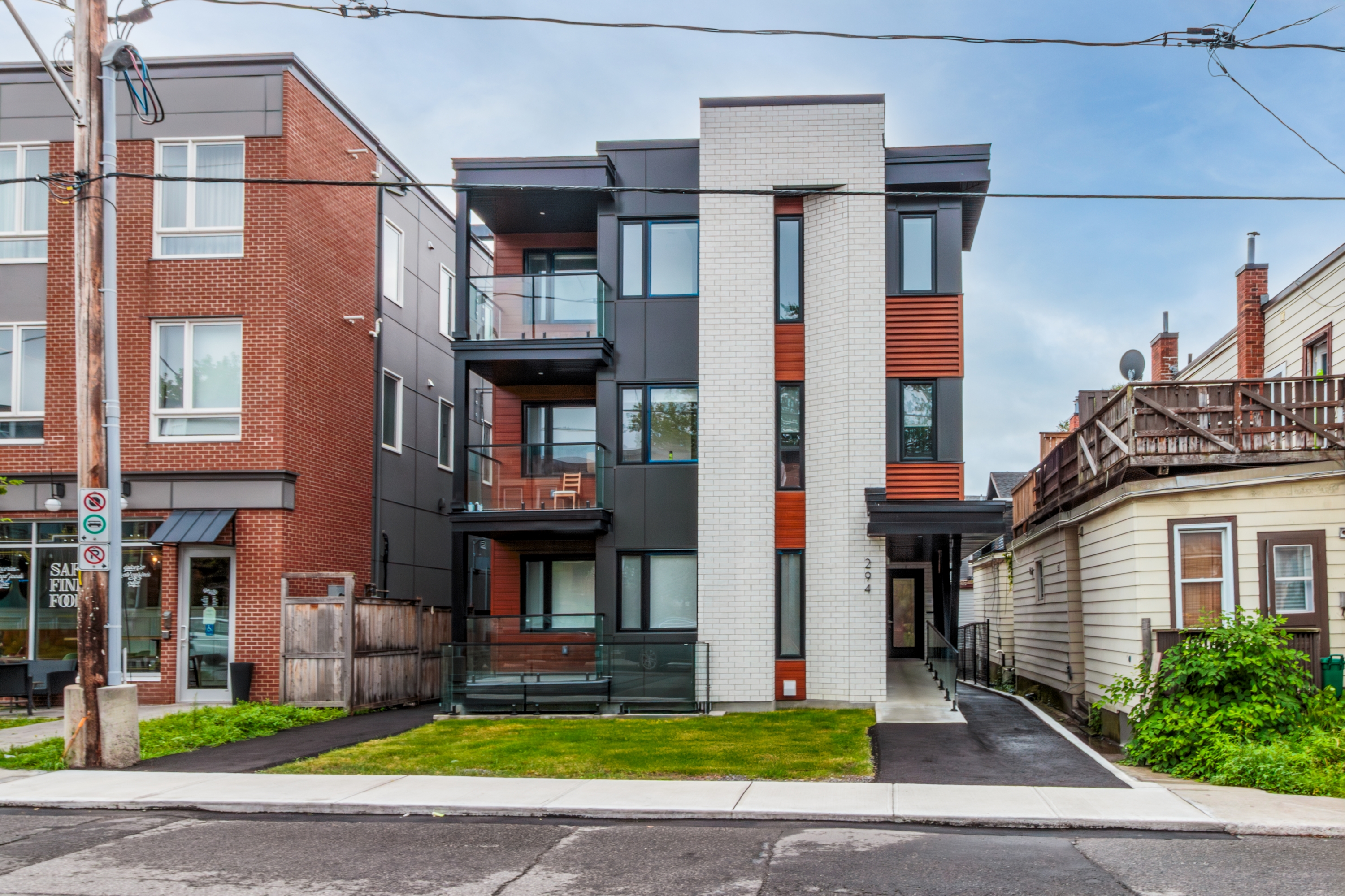 294 Somerset Street East - 202
