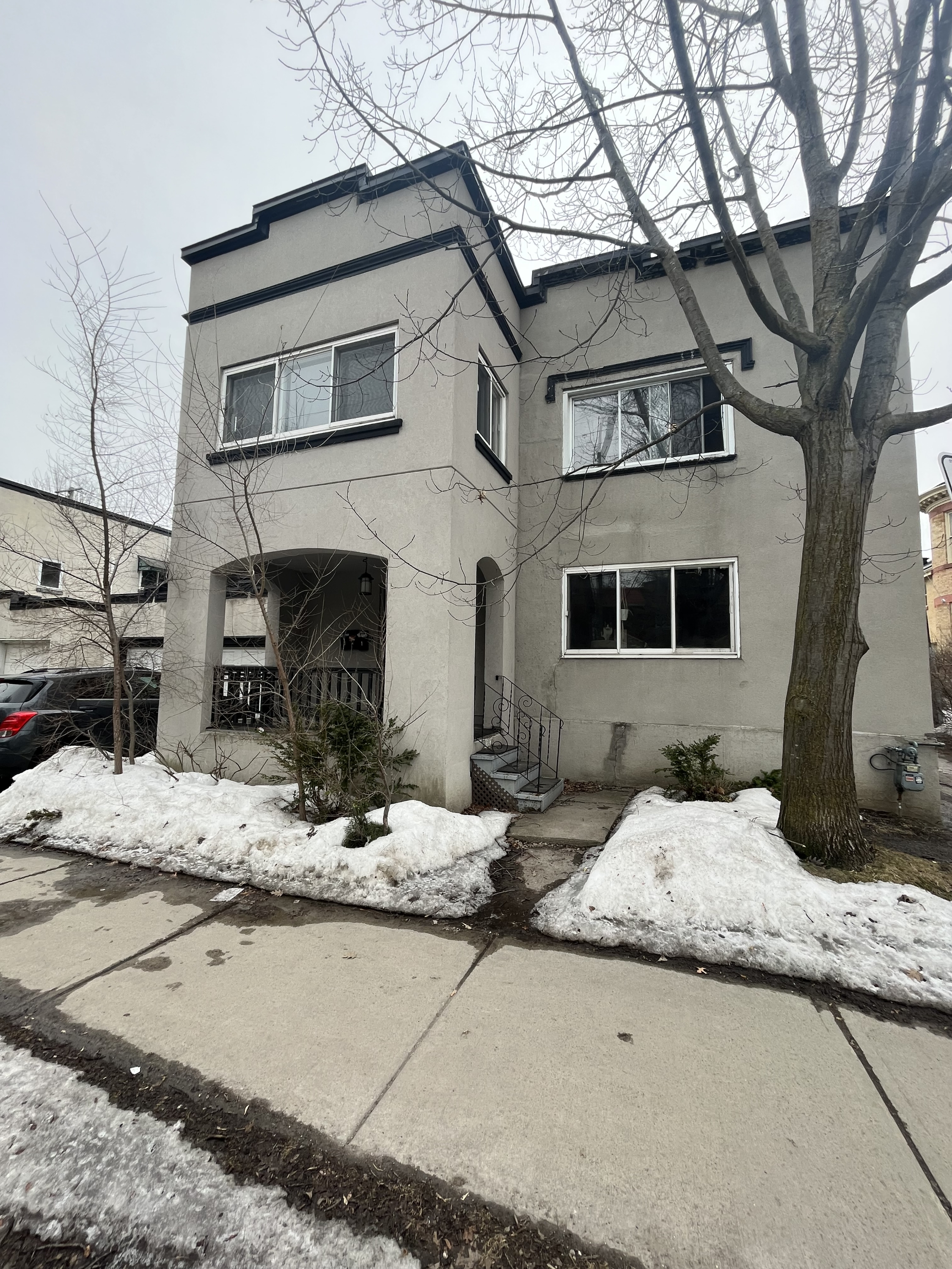 320 Laurier Avenue East - 2