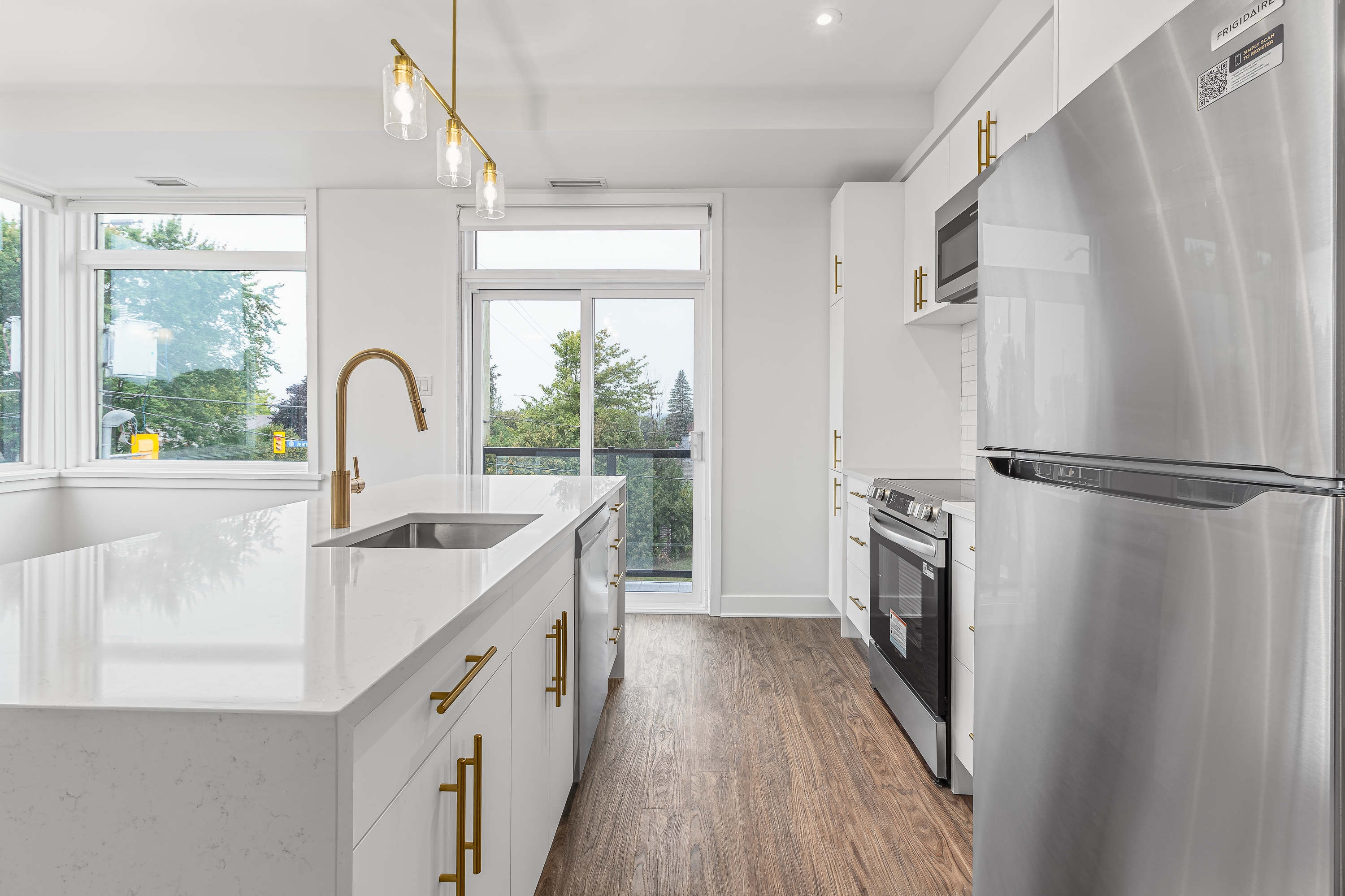 845 Champlain Street - 9