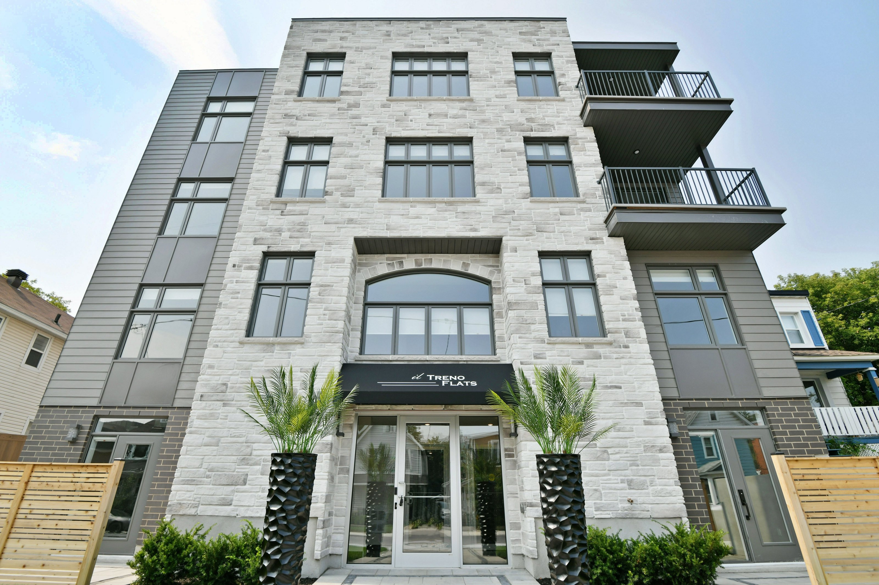 16 Champagne Avenue South - 403