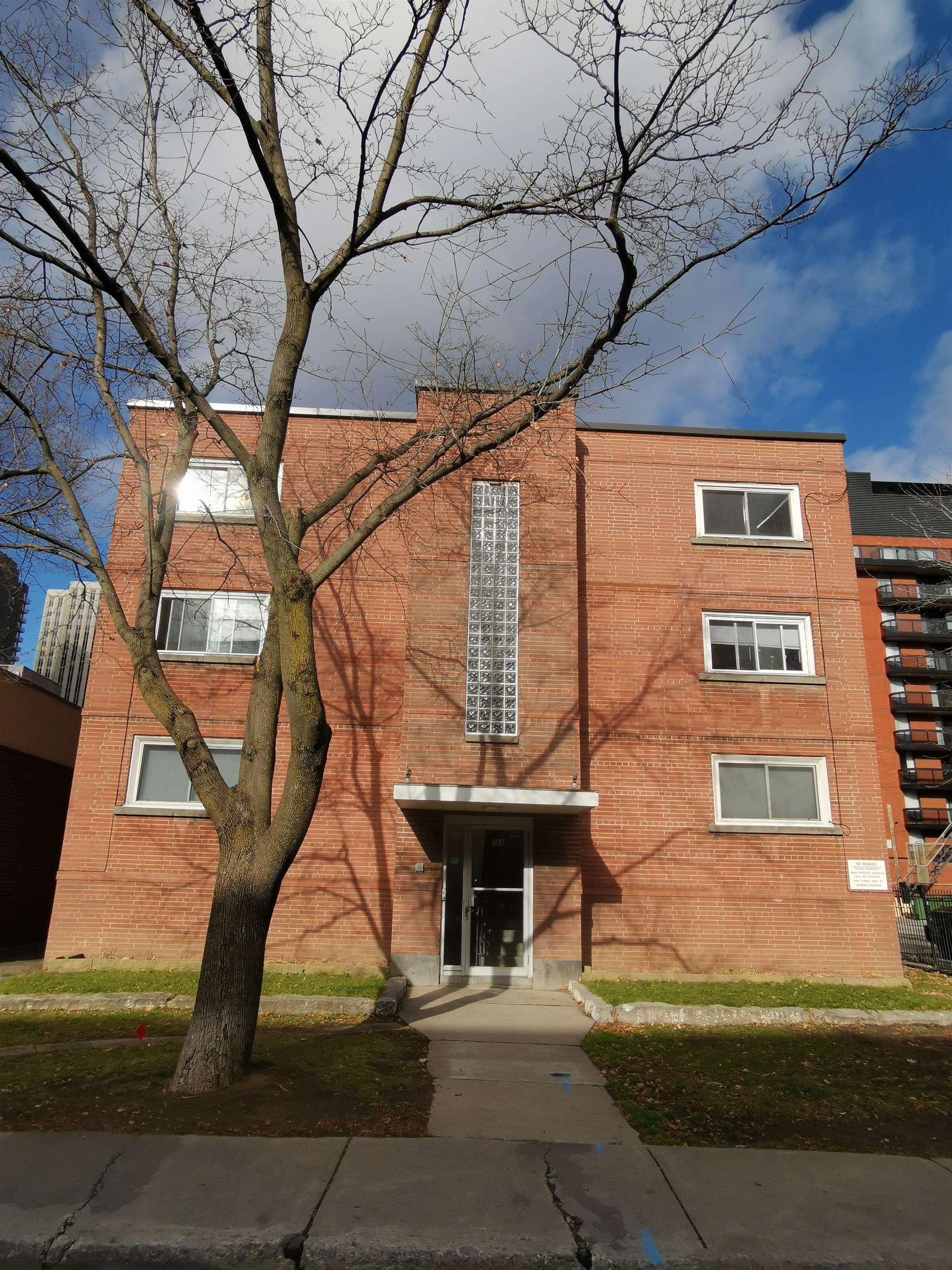 161 Somerset St. West - 26