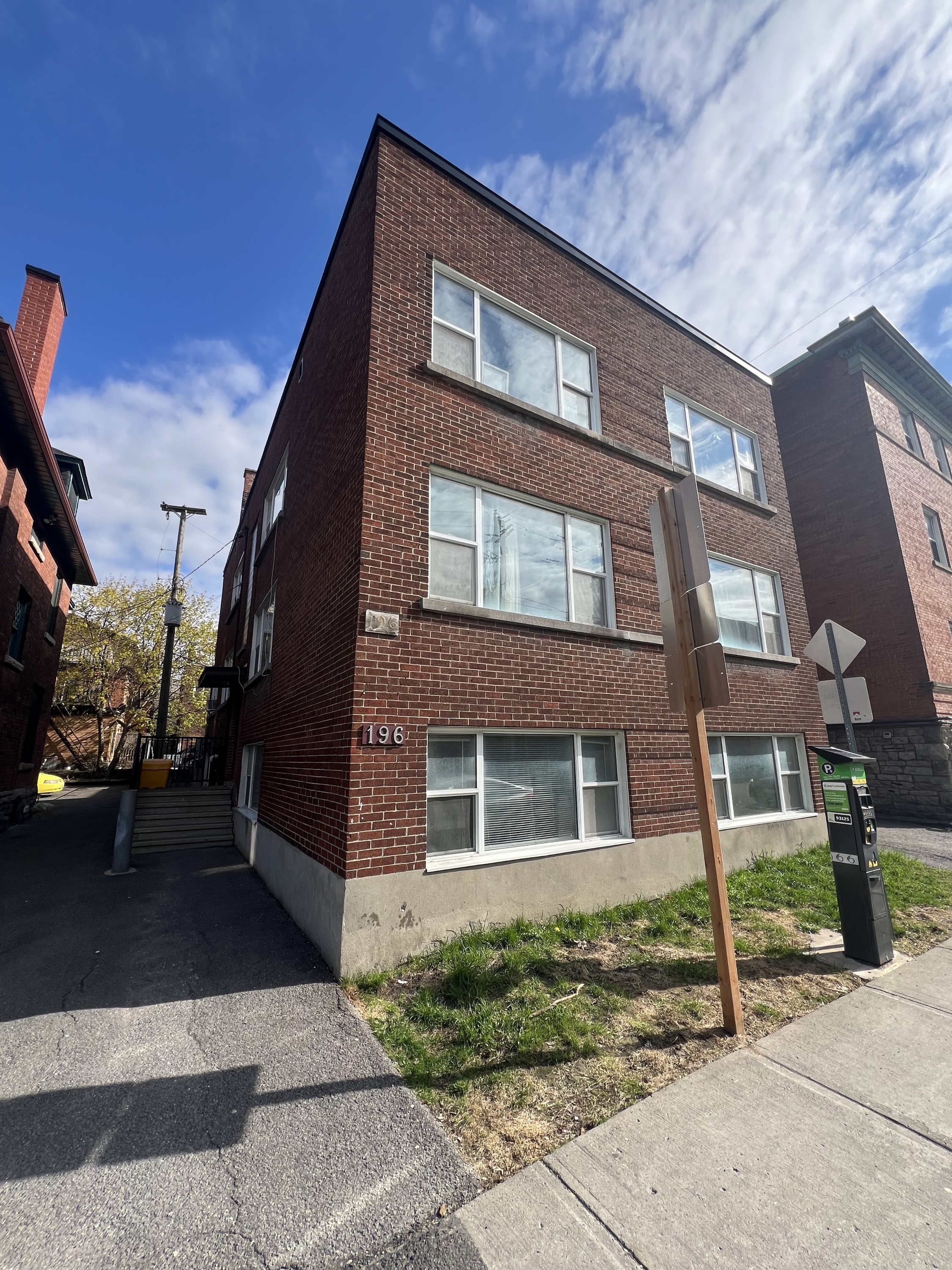 196 Waverley Street - 1