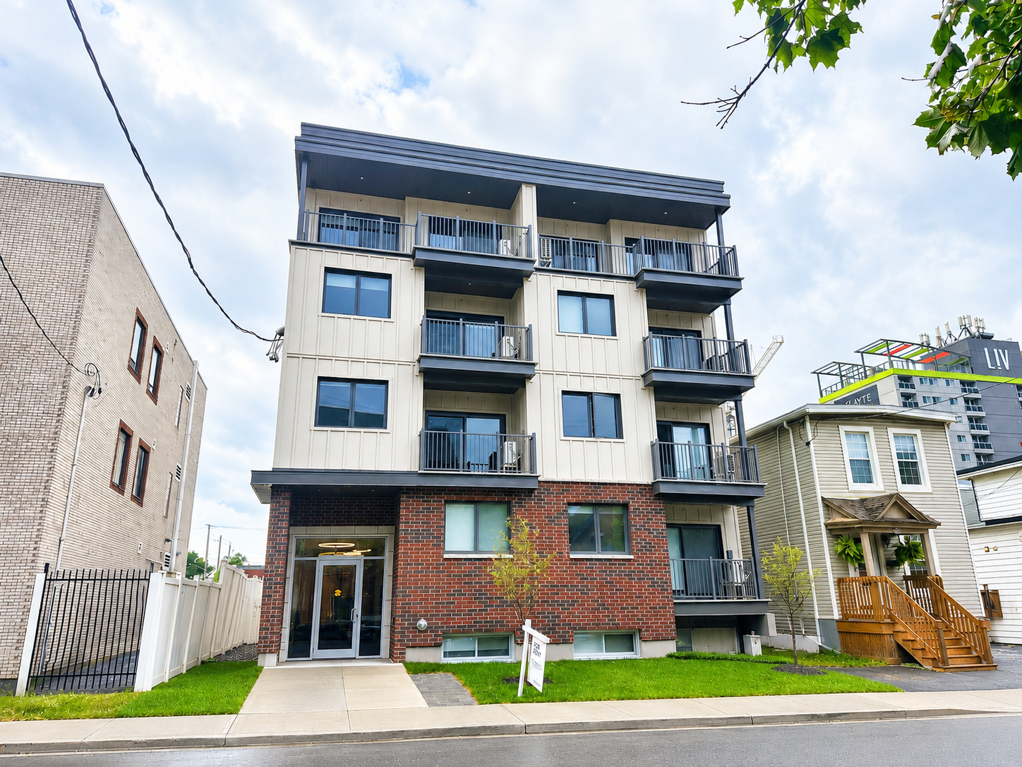 370 Cambridge Street North - 1