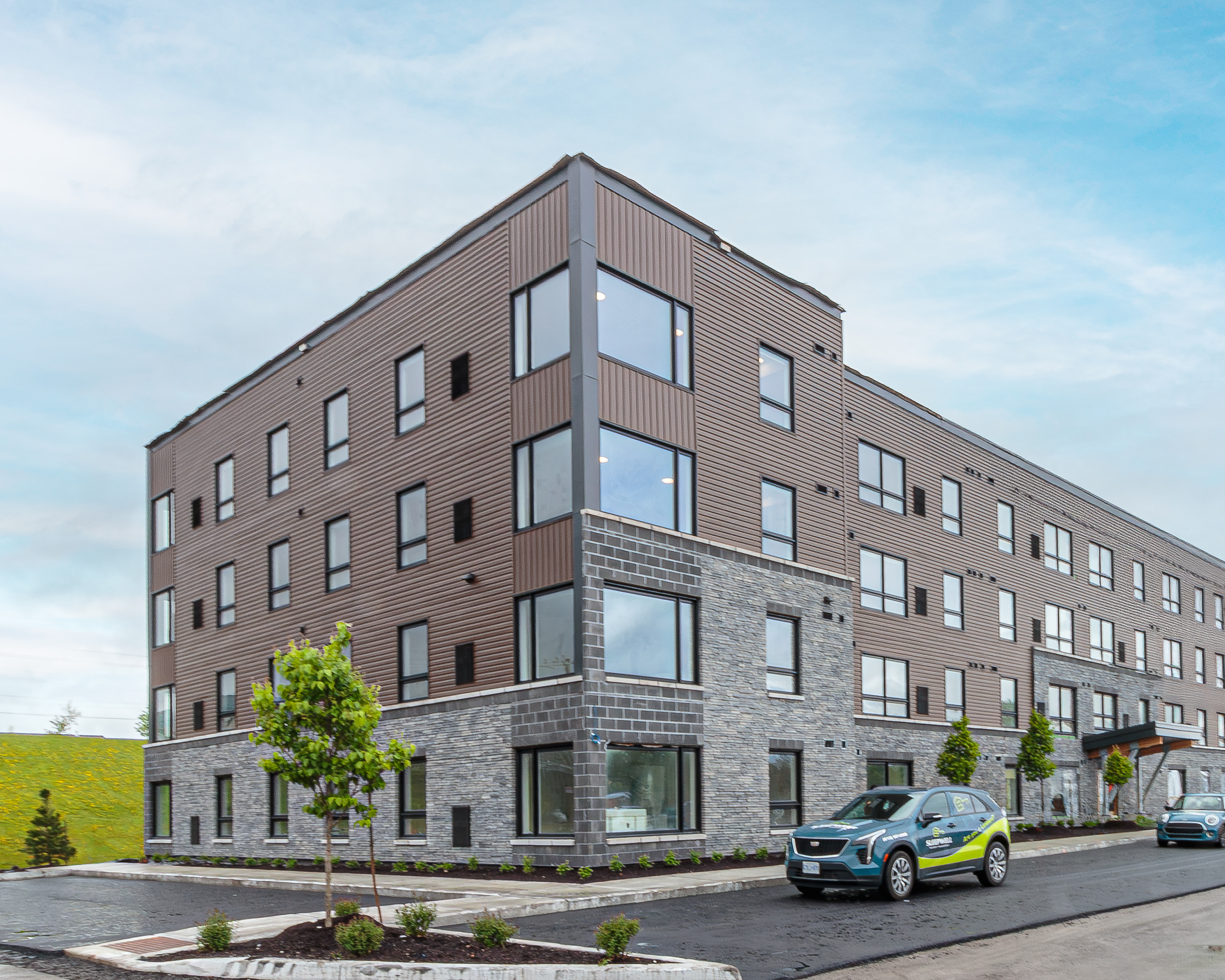 12 Thomas Street South - 401