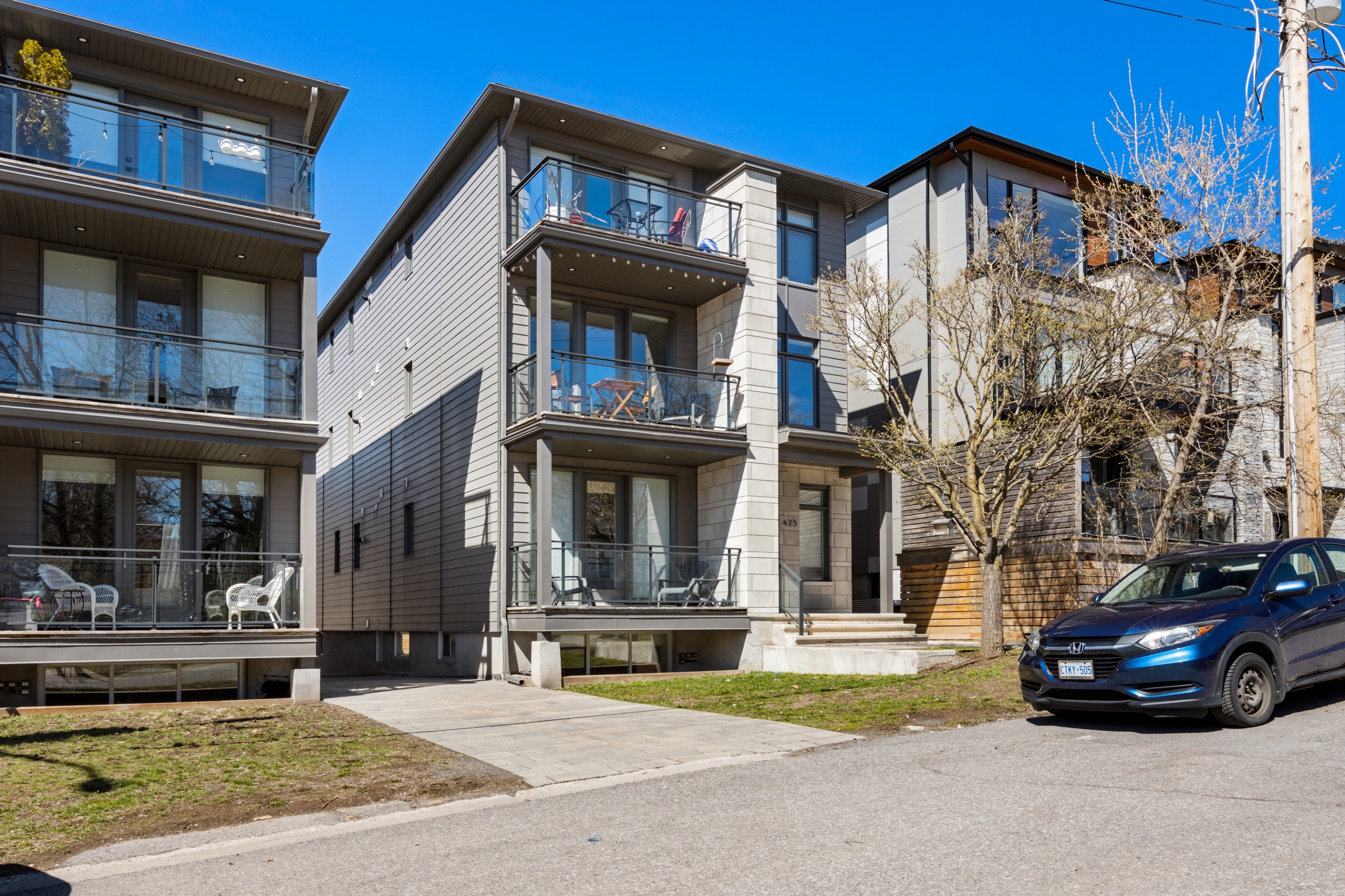 425 Ravenhill Avenue - 2