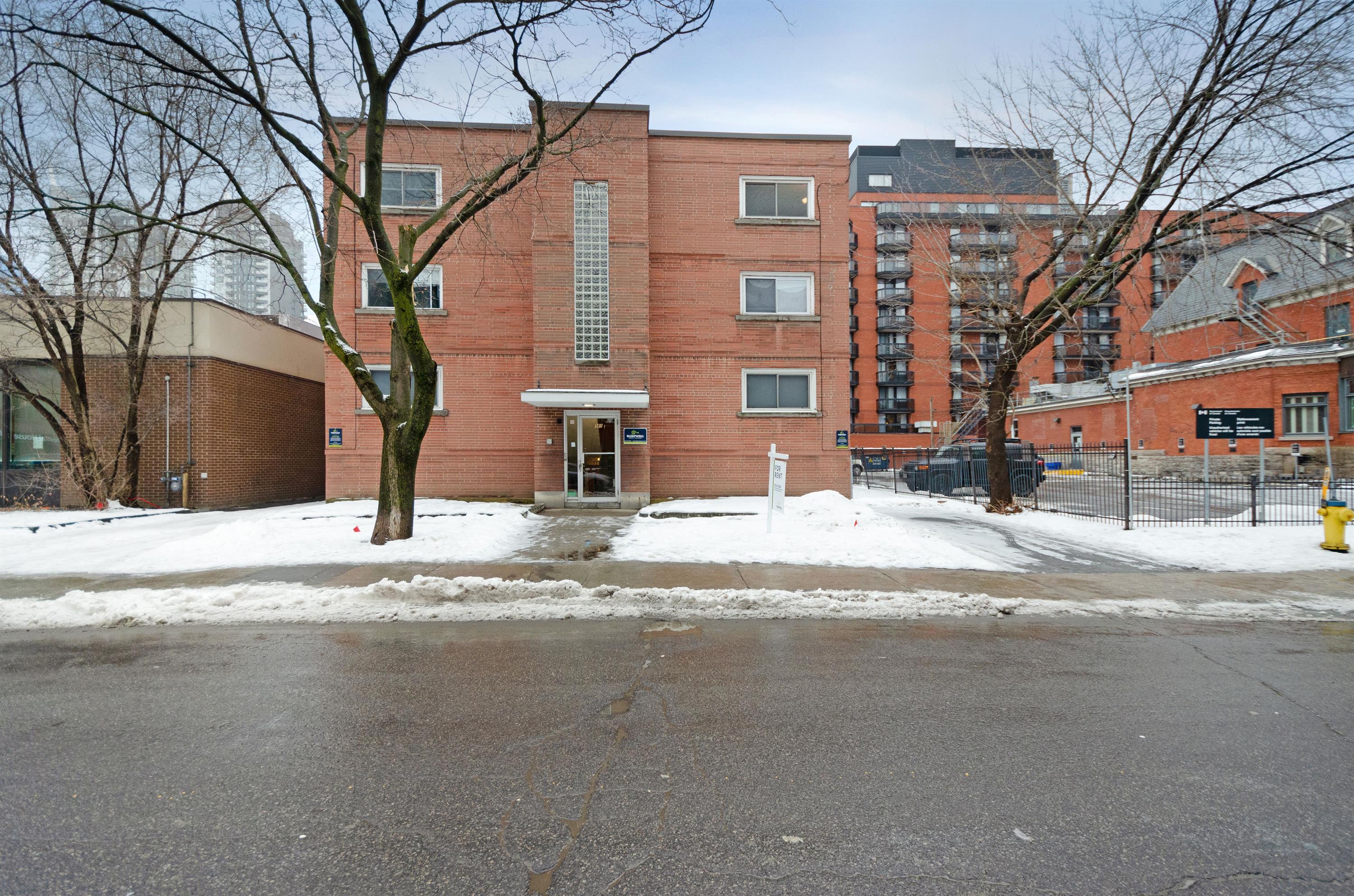 161 Somerset St. West - 23