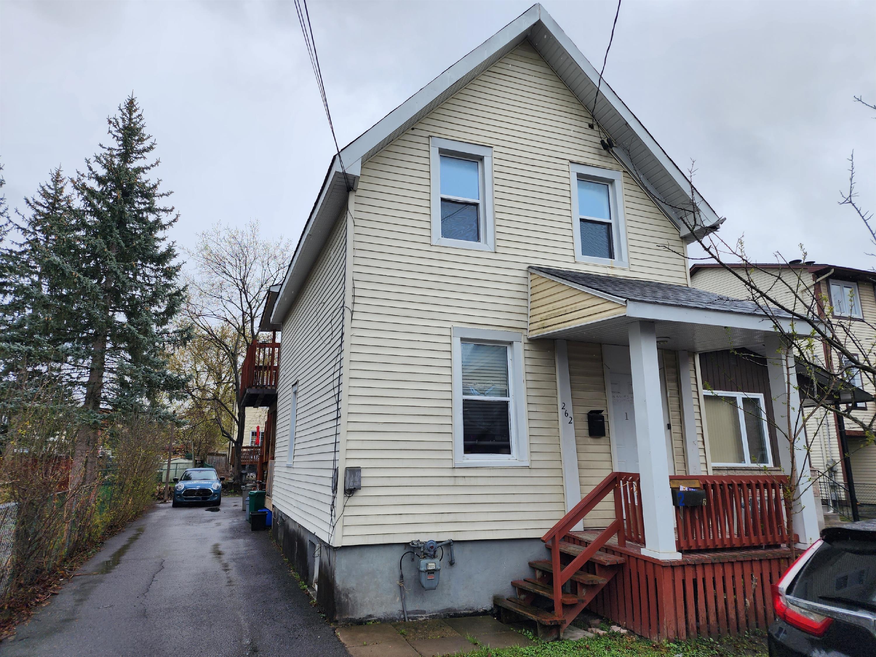262 Carillon Street - 1