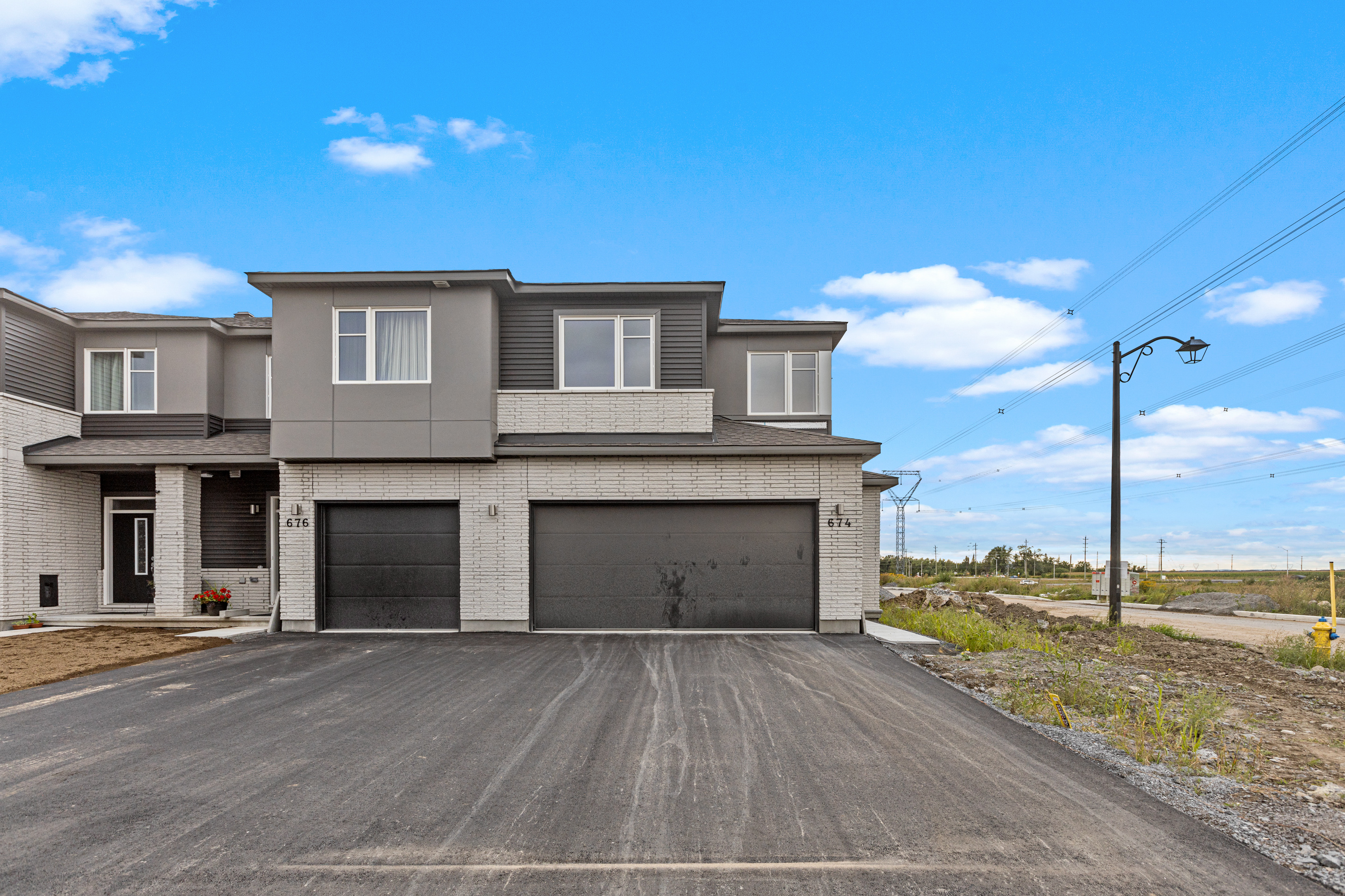 689 Taliesin Crescent