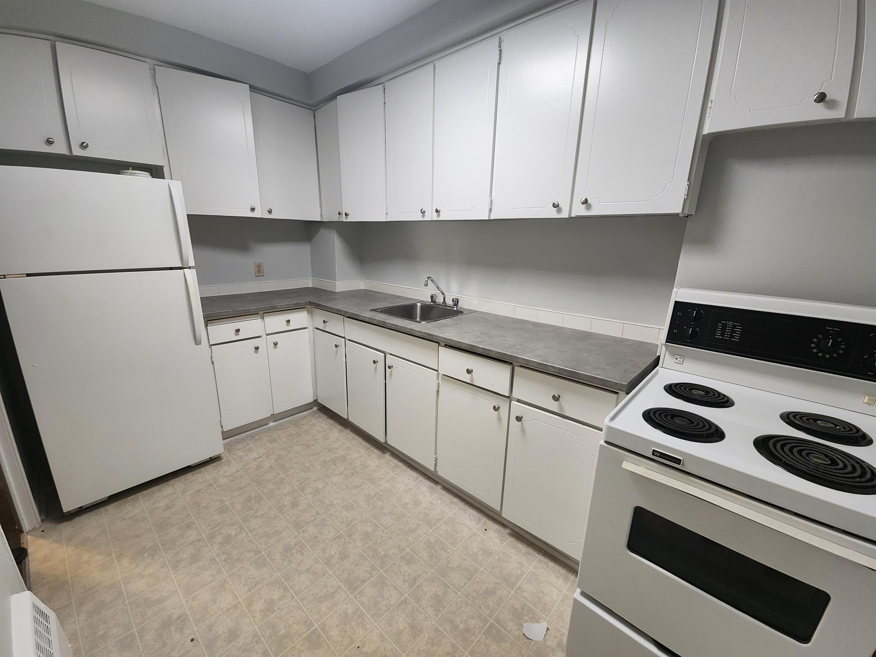 420 Gilmour Street - 607