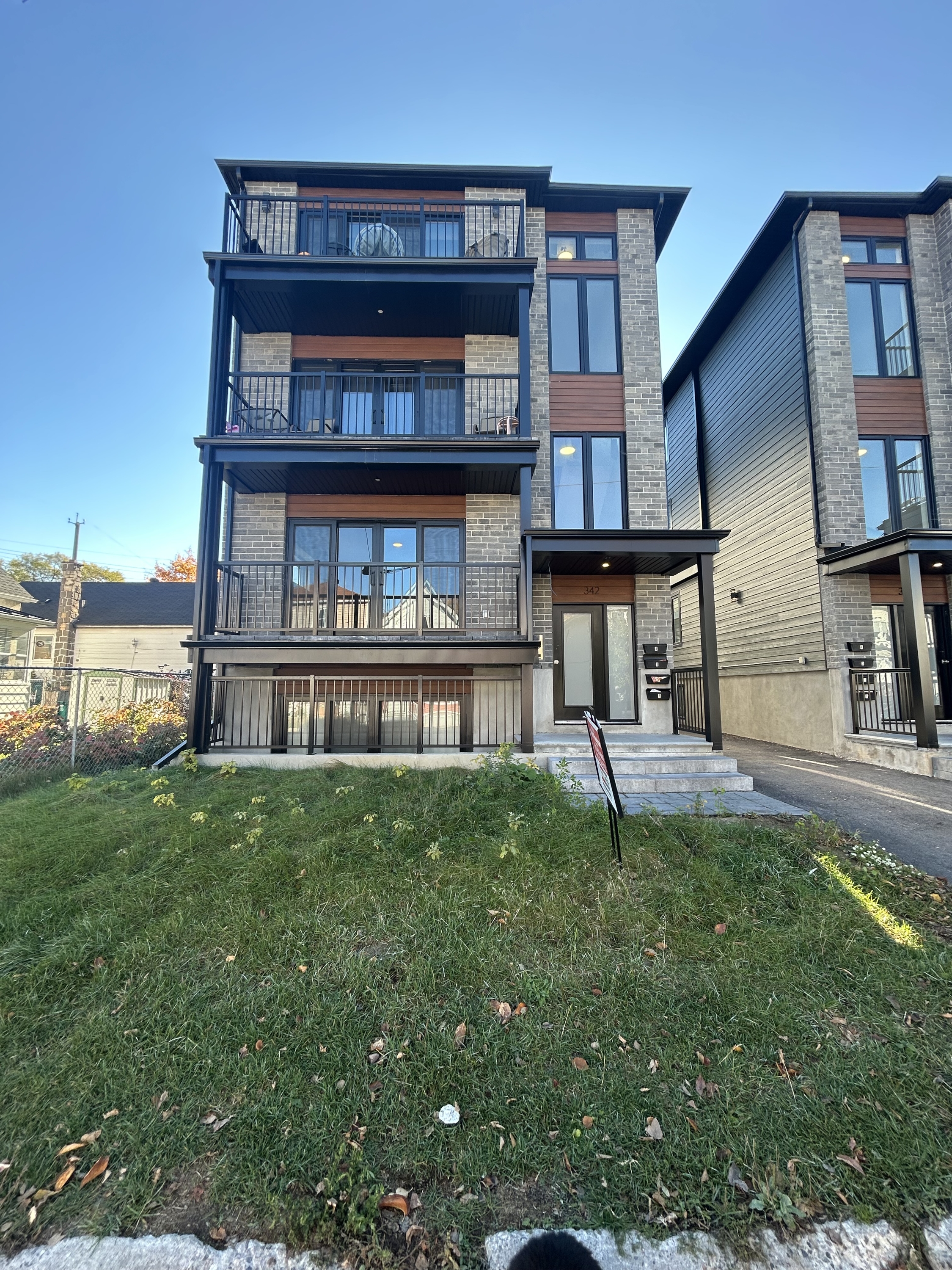 342 Shakespeare Street - 1