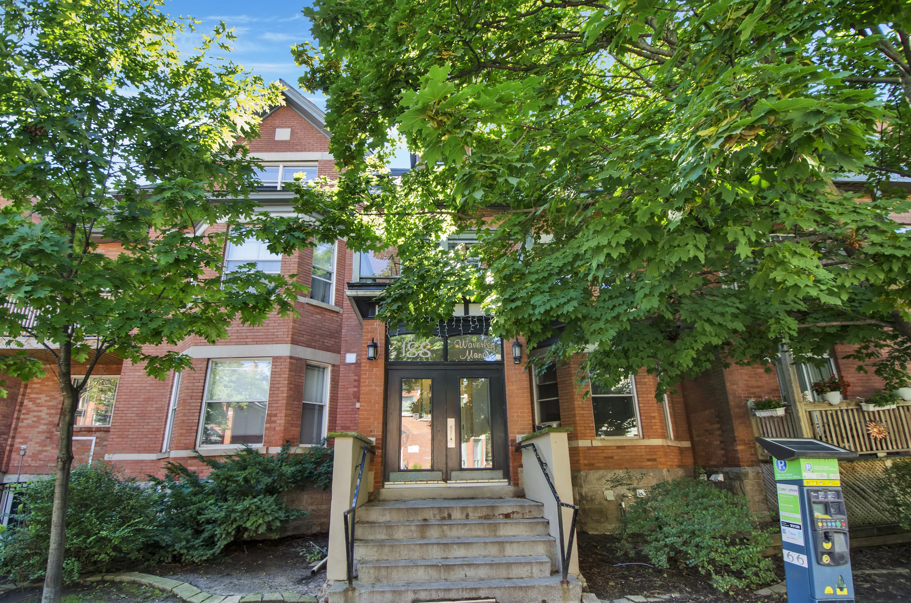 188 Waverley Street - 305