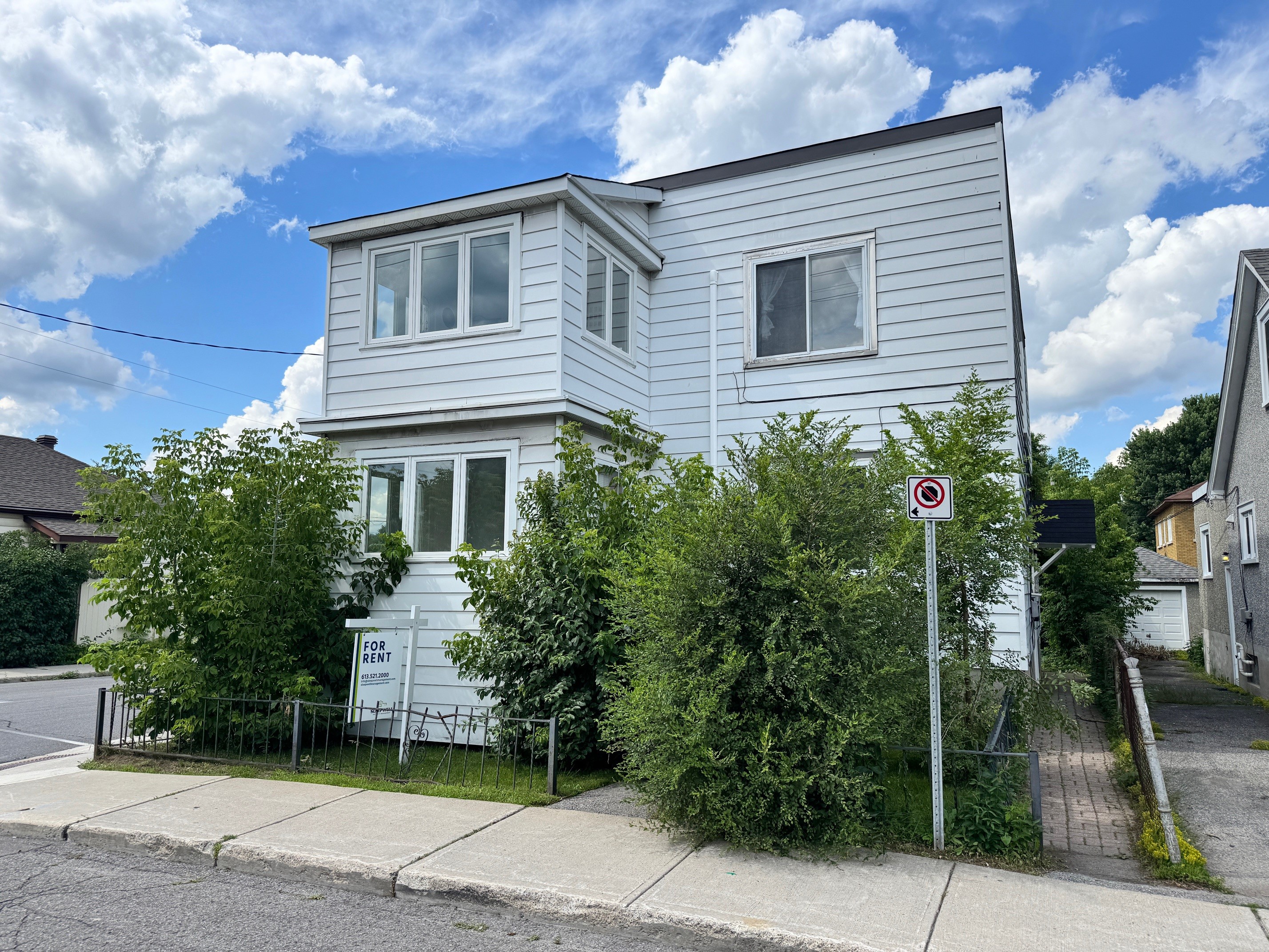 147 Carillon Street - 1