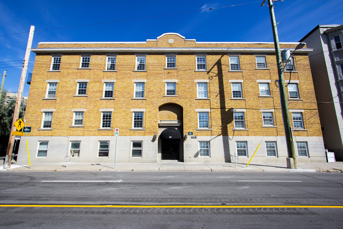 9 - 207 Charlotte Street