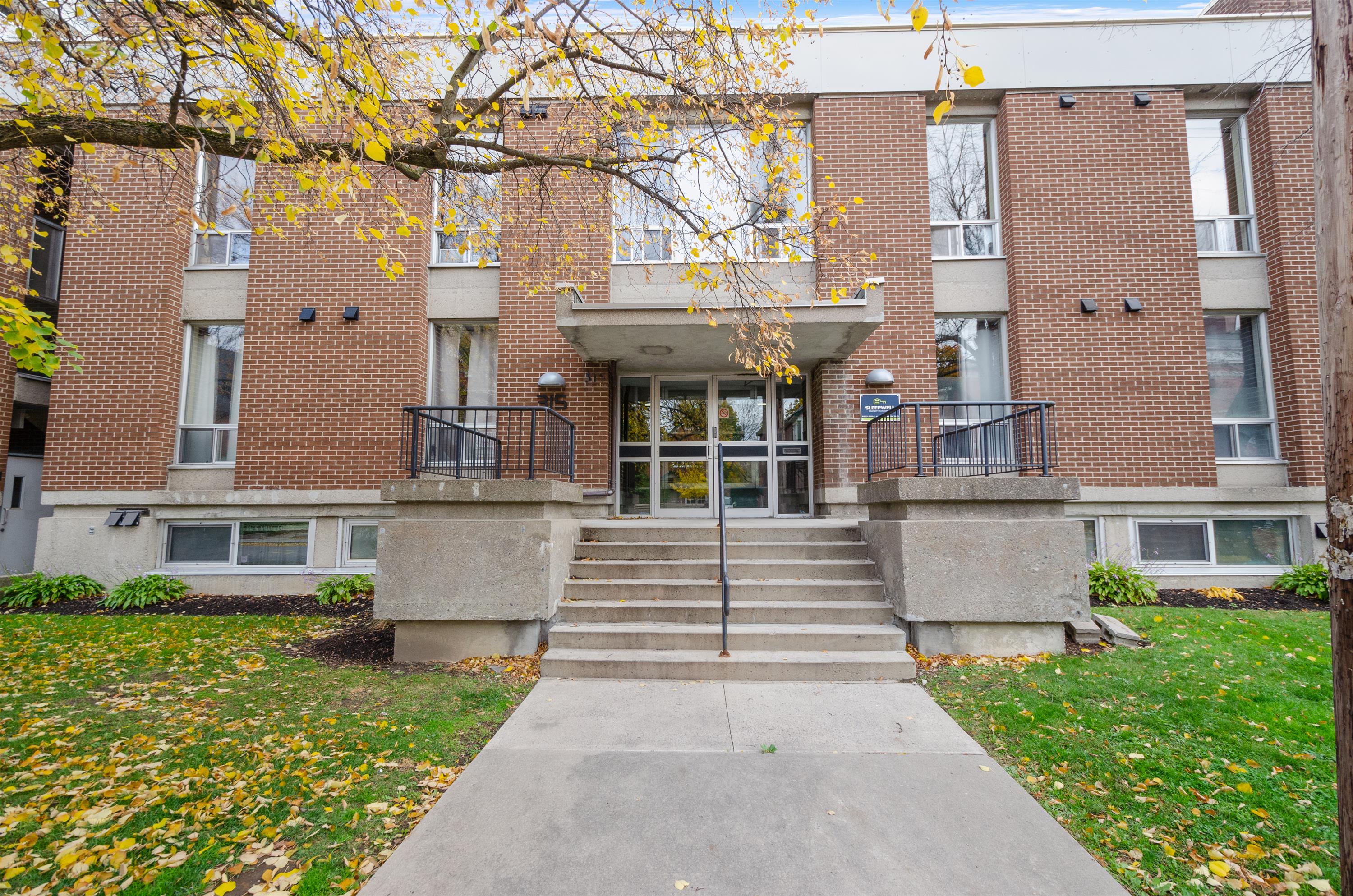 315 Nelson Street - 206